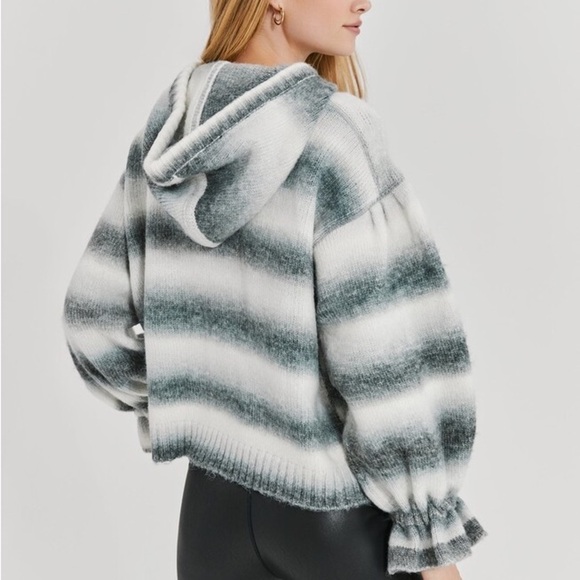 Something Navy Ombre Striped Hoodie Small - Picture 4 of 8